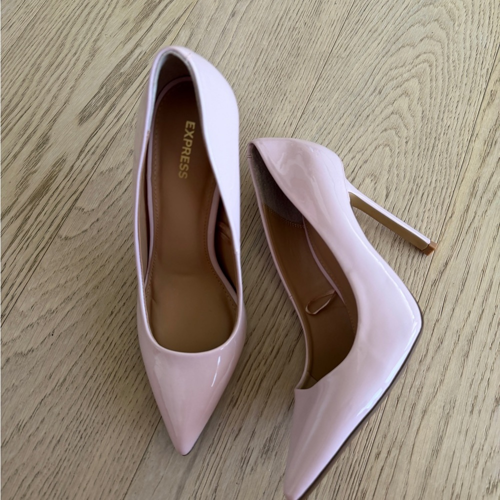 Express Womens Patent Pumps in Pink